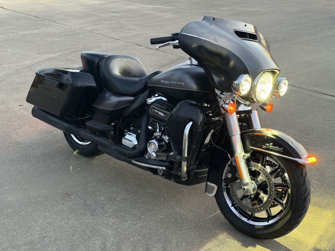 2017 Harley-Davidson FLHTK Electra Glide Ultra Limited / Street Glide